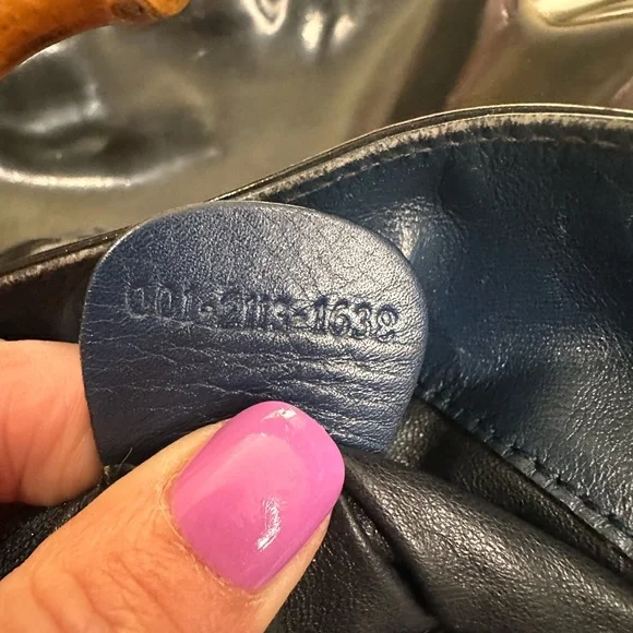 Gucci Elegant Black Patent Leather Bag with Bamboo Handle - Picture 6 of 16